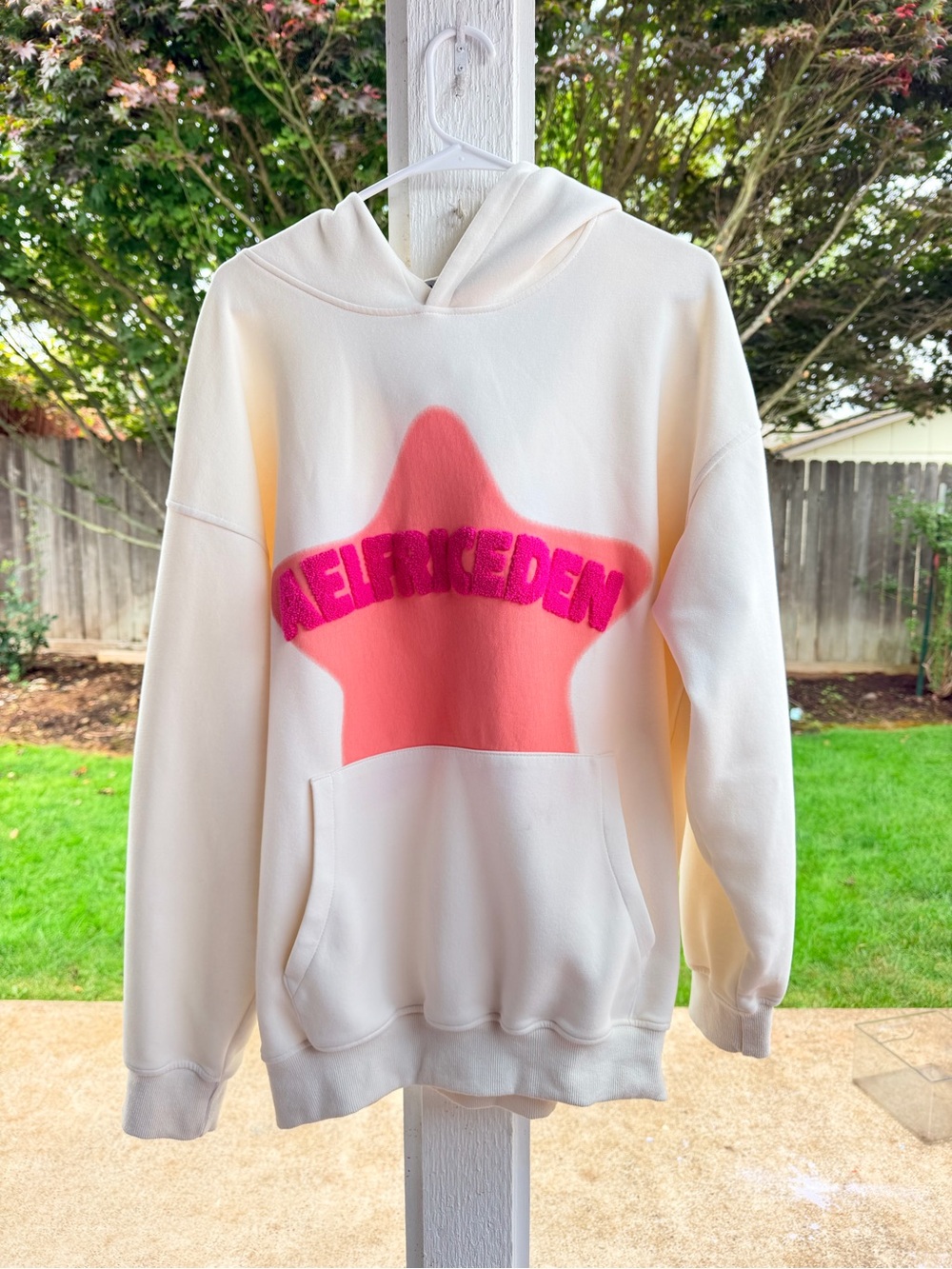 Aelfric Eden Cream Hoodie with Pink Star Graphic